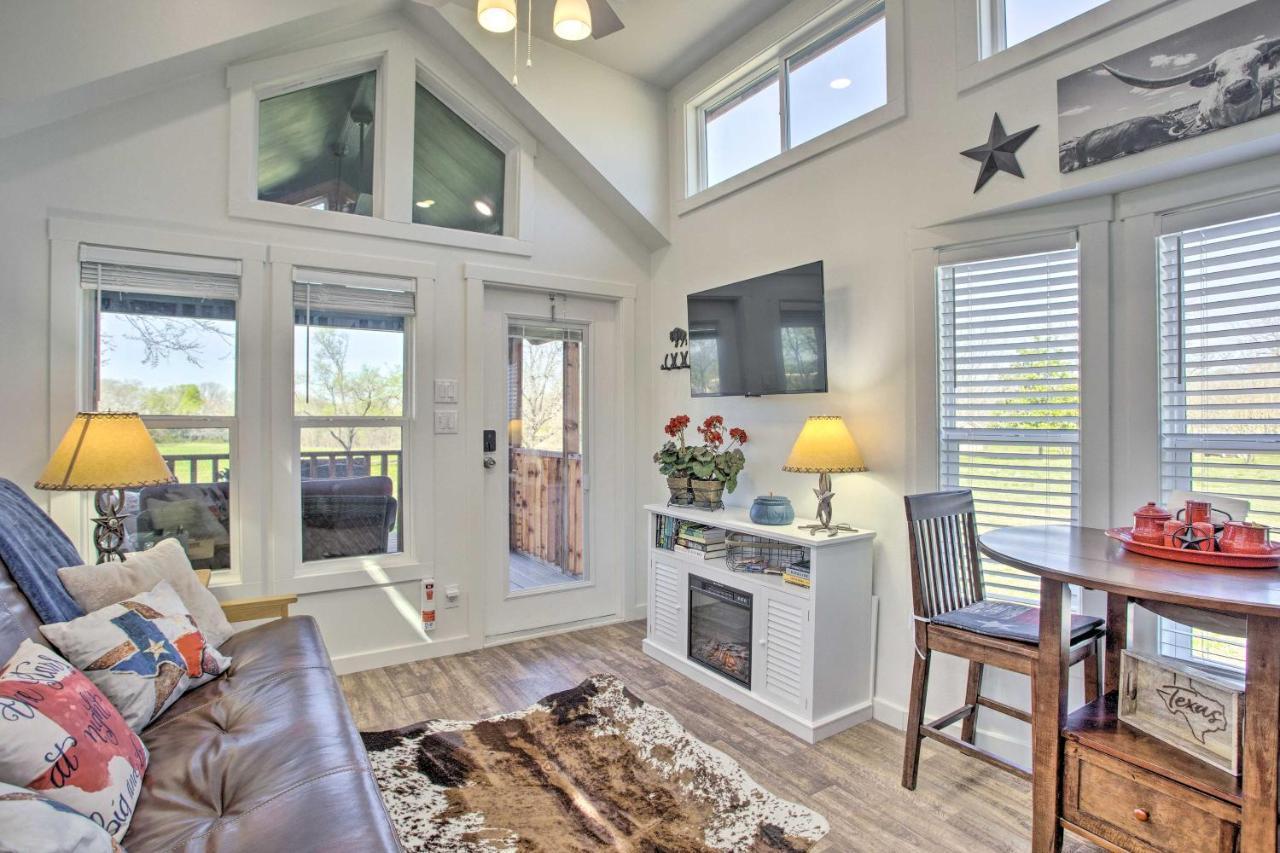 Cozy Mckinney Tiny Home With Porch And Fire Pit! 外观 照片