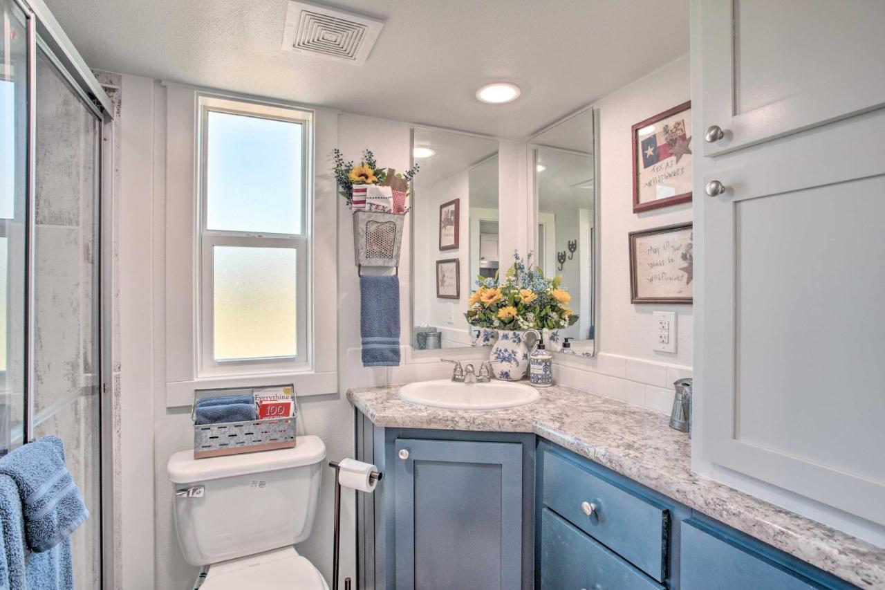 Cozy Mckinney Tiny Home With Porch And Fire Pit! 外观 照片