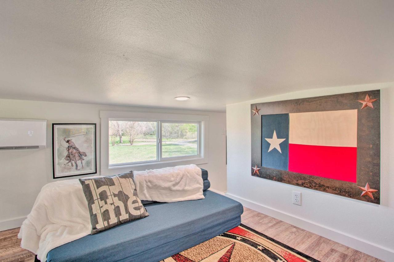 Cozy Mckinney Tiny Home With Porch And Fire Pit! 外观 照片
